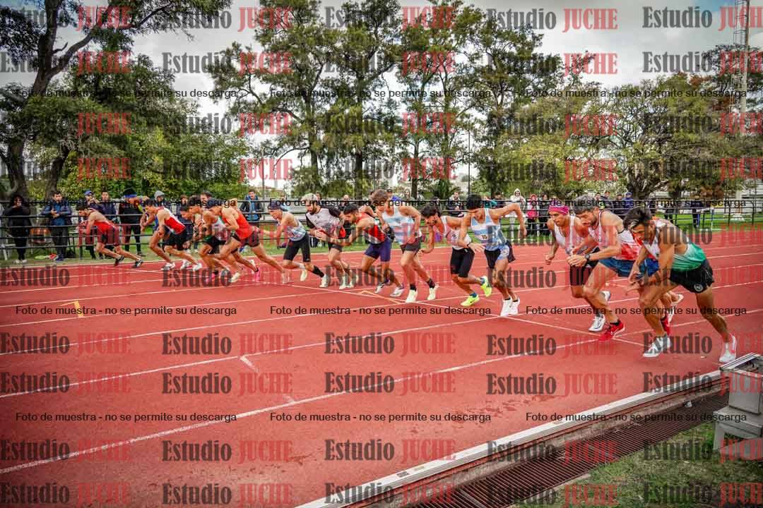 Fotos de los 3000 m llanos de varones