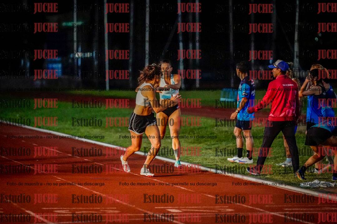 Fotos de las postas 4x400 m mixtas
