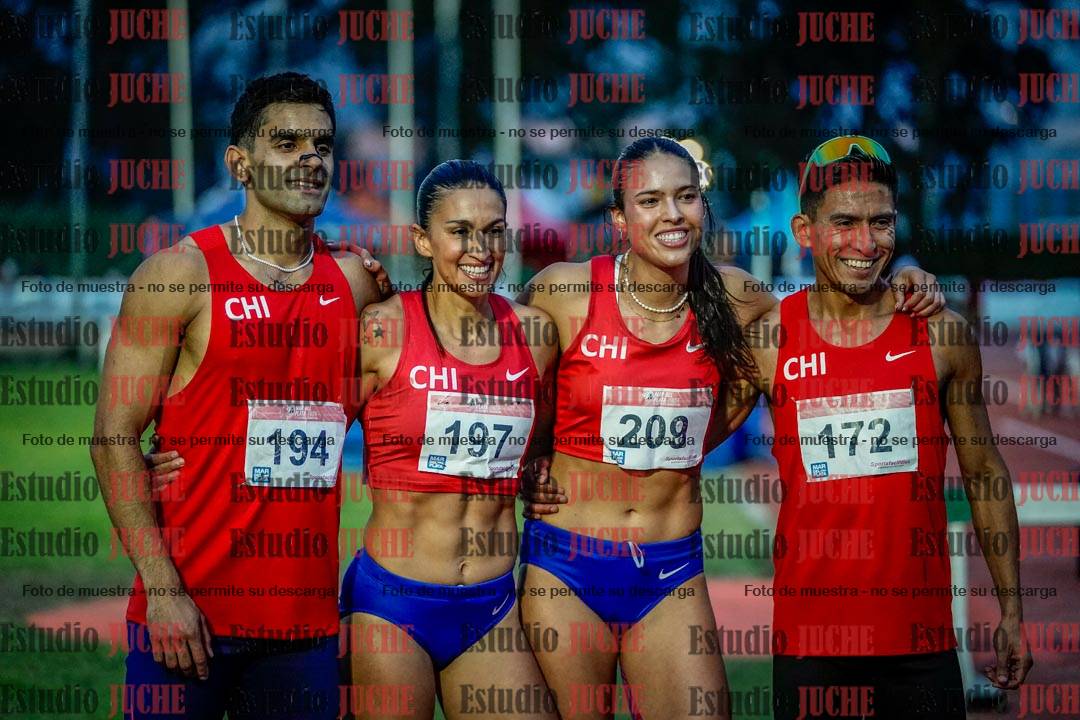 Fotos de algunos extras y podios del día 1