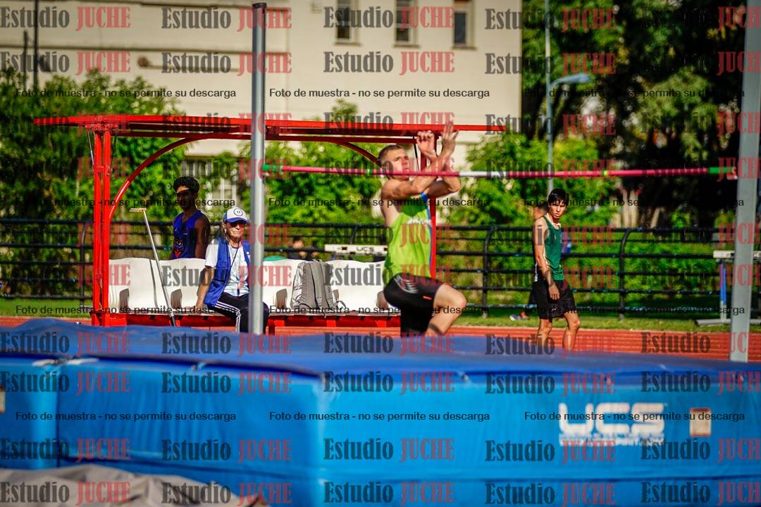 Fotos del salto en alto de varones