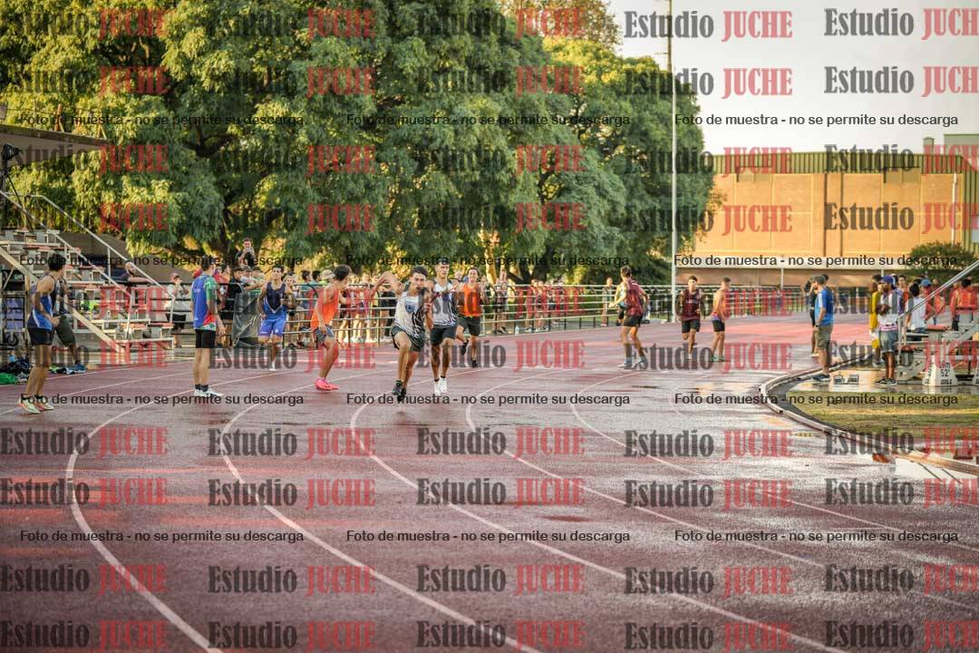 Fotos de las Postas 4x400 m de varones