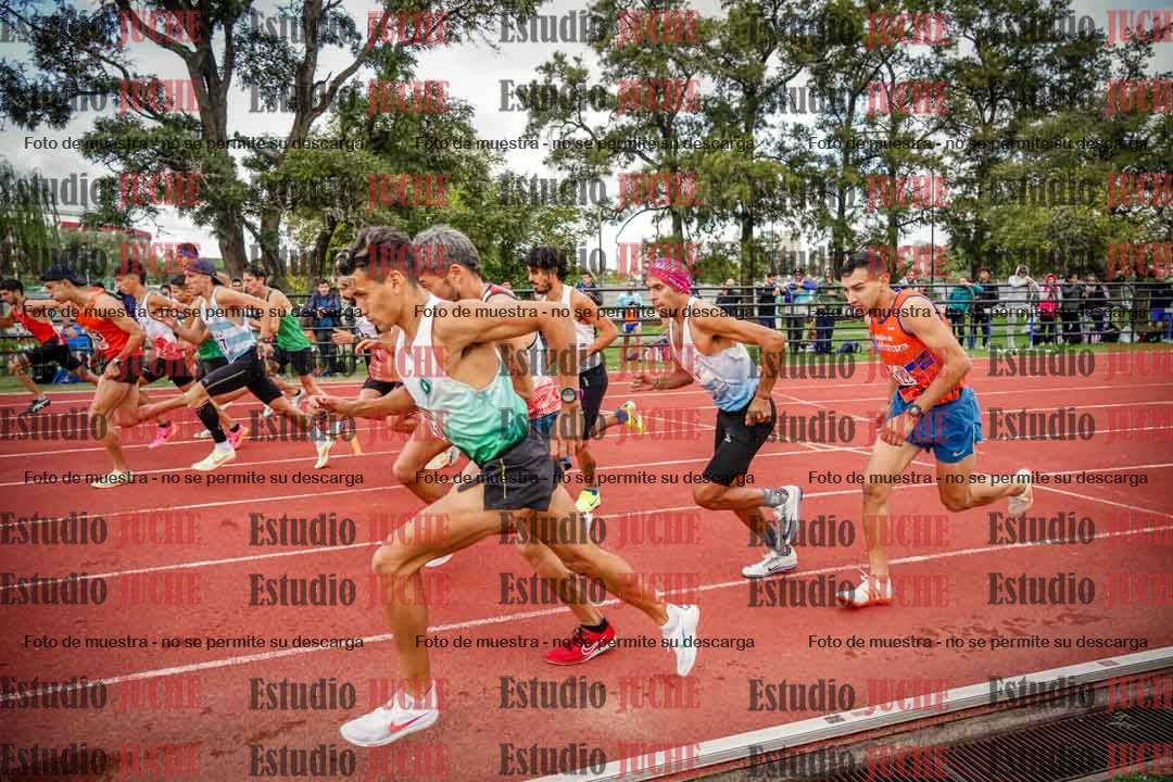 Fotos de los 3000 m llanos de varones