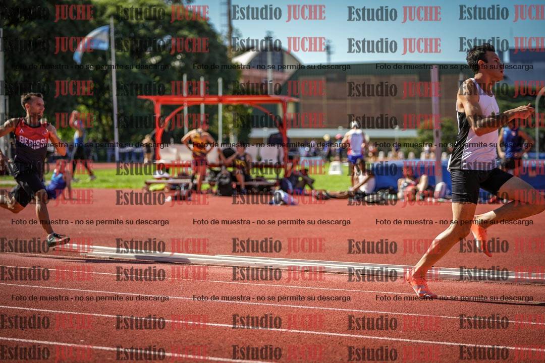 Fotos de los 400 m llanos de varones