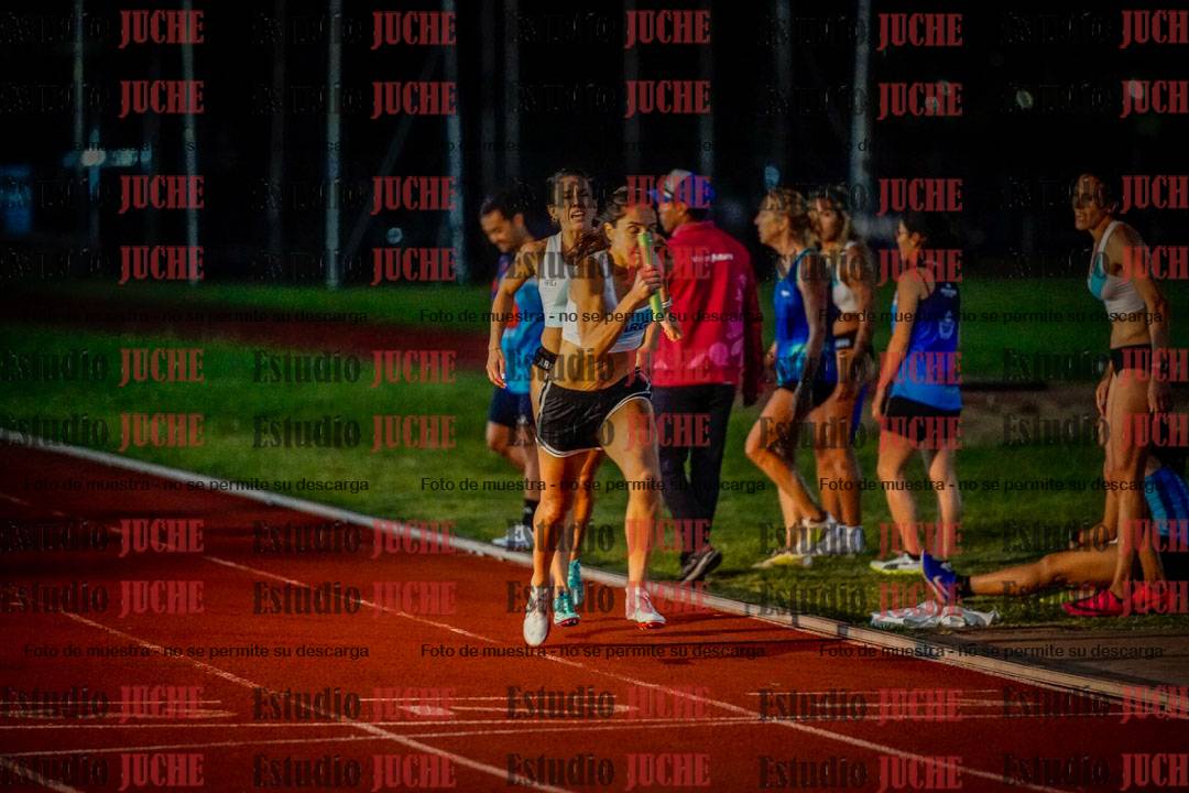 Fotos de las postas 4x400 m mixtas