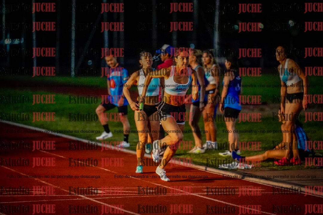 Fotos de las postas 4x400 m mixtas