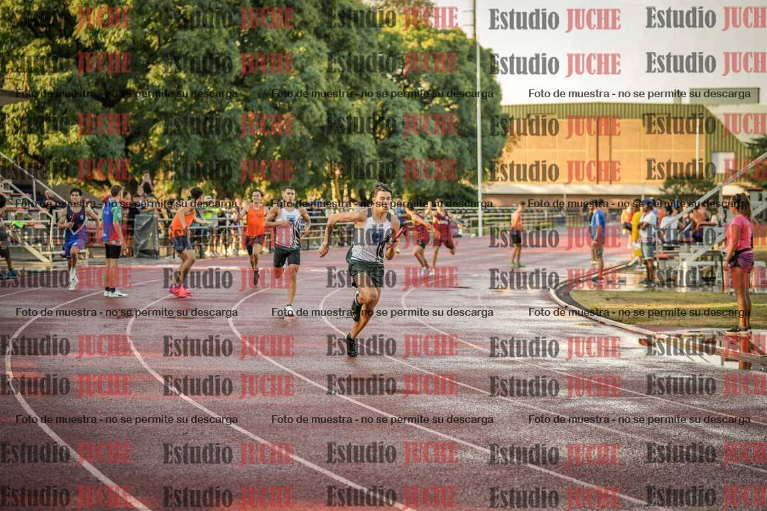 Fotos de las Postas 4x400 m de varones
