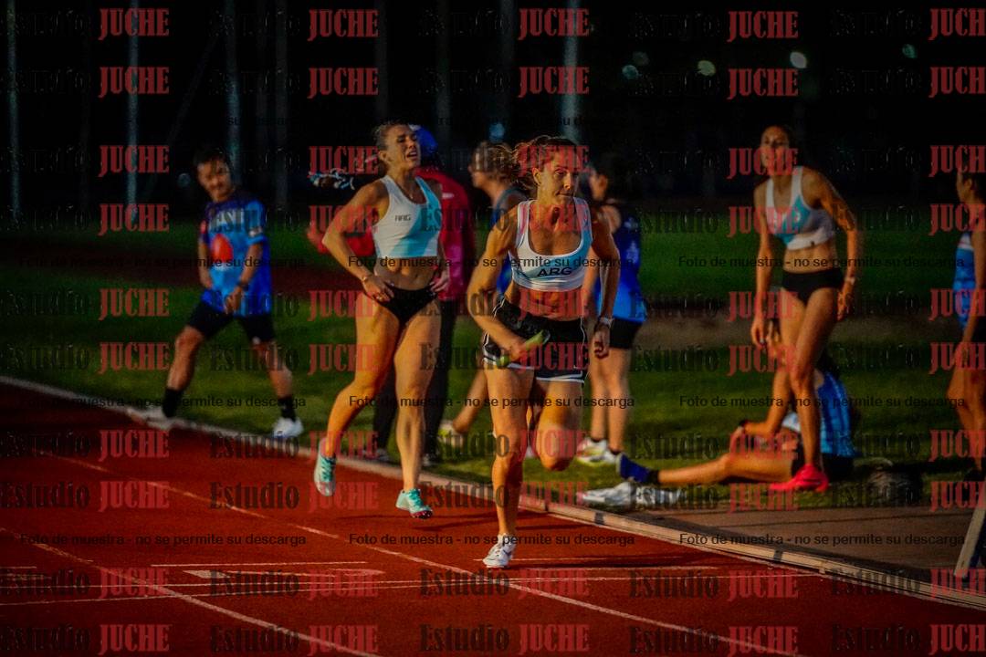 Fotos de las postas 4x400 m mixtas