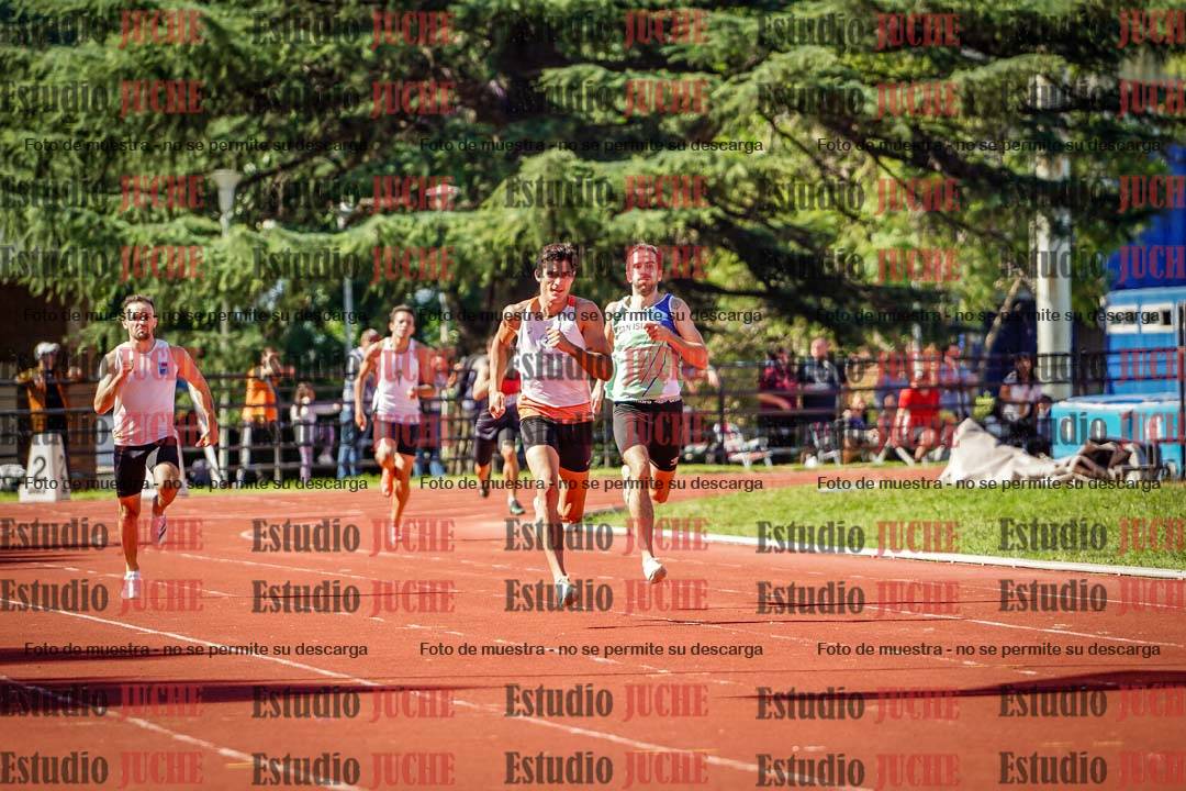 Fotos de los 400 m llanos de varones