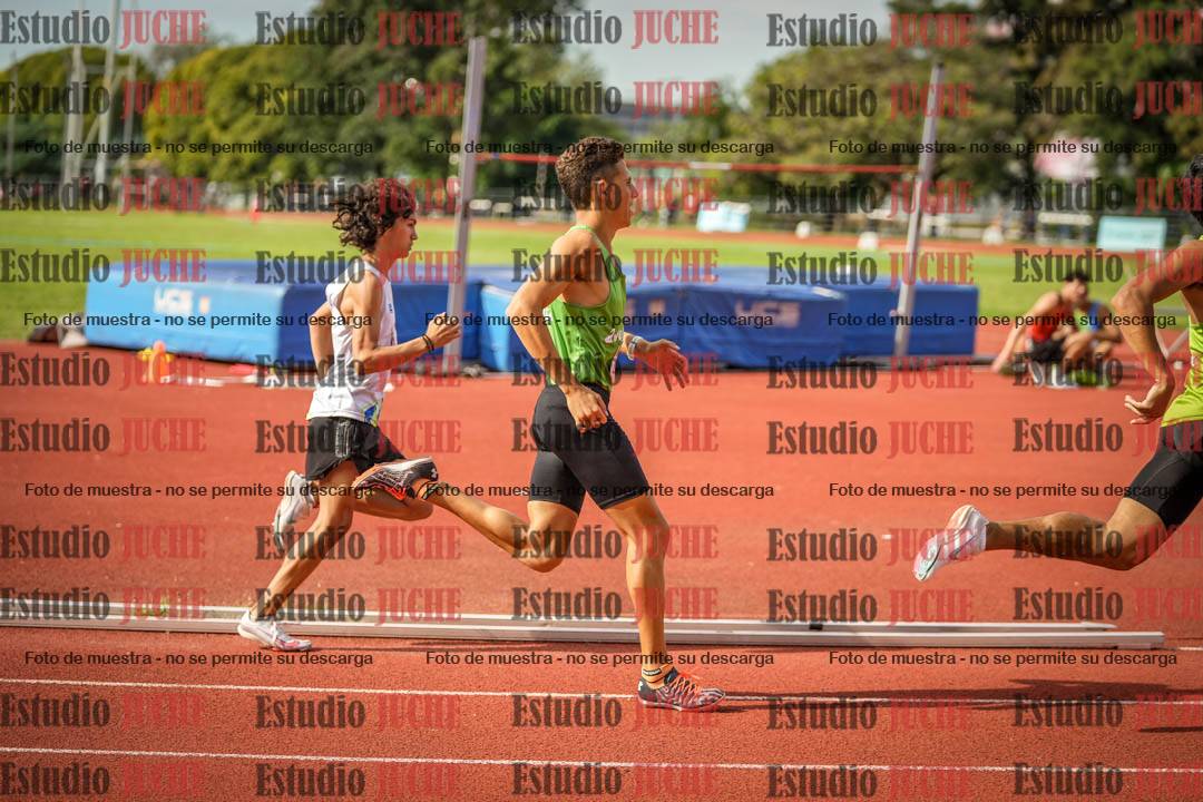 Fotos de los 800 m llanos de varones