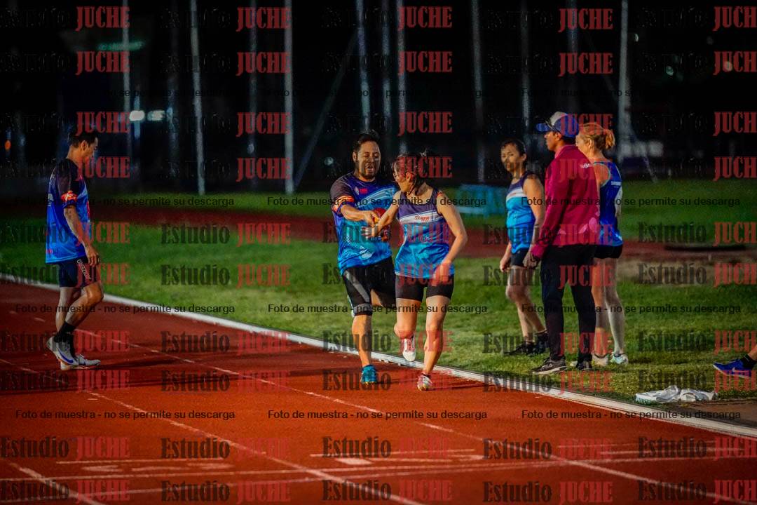 Fotos de las postas 4x400 m mixtas