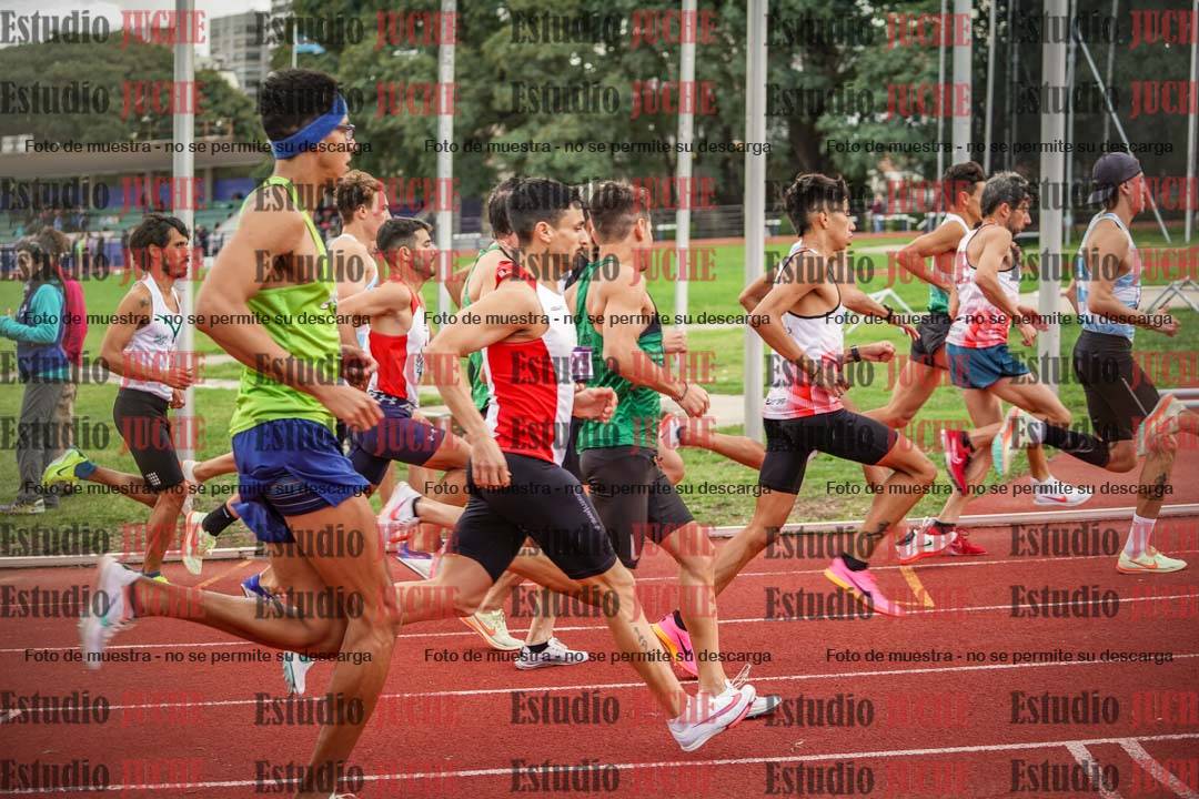 Fotos de los 3000 m llanos de varones