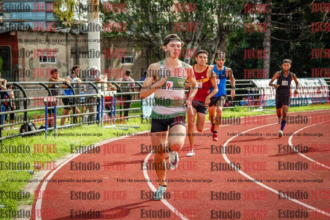 Fotos de los 800 m llanos de varones
