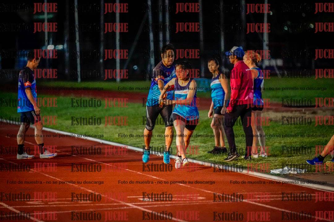 Fotos de las postas 4x400 m mixtas