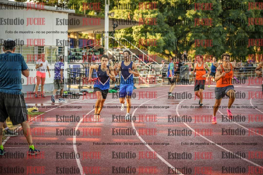 Fotos de las Postas 4x400 m de varones