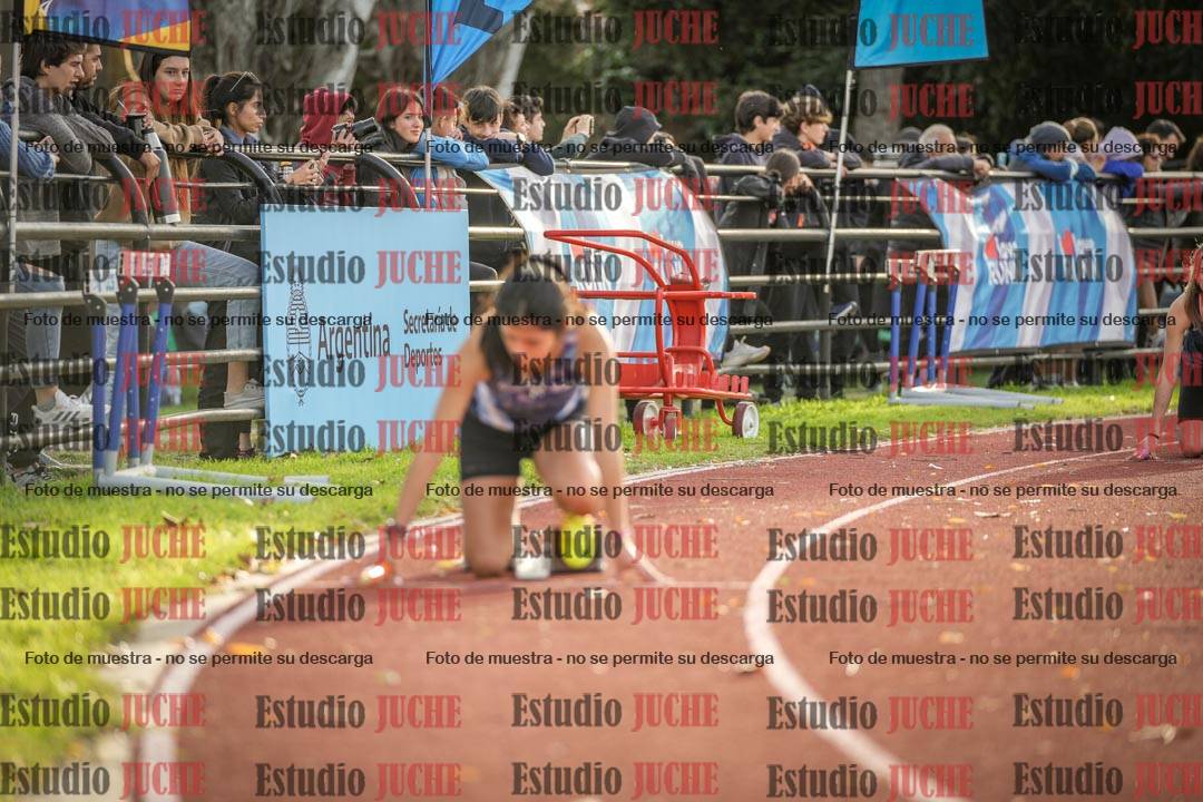 Fotos de las Postas 8x300 m mixta