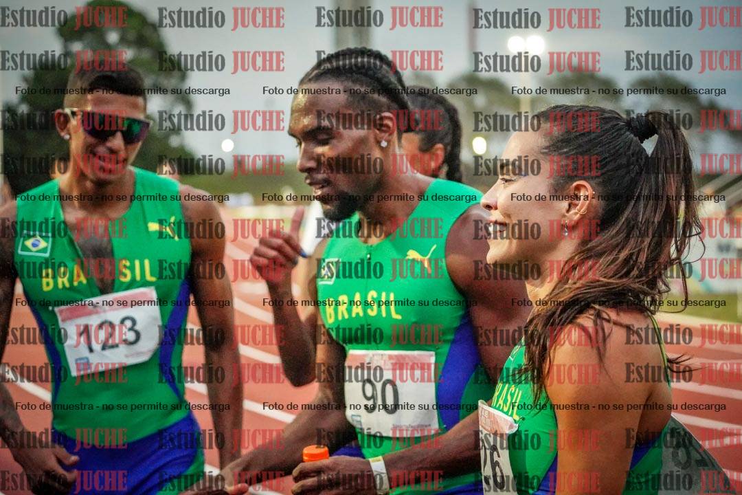 Fotos de algunos extras y podios del día 1