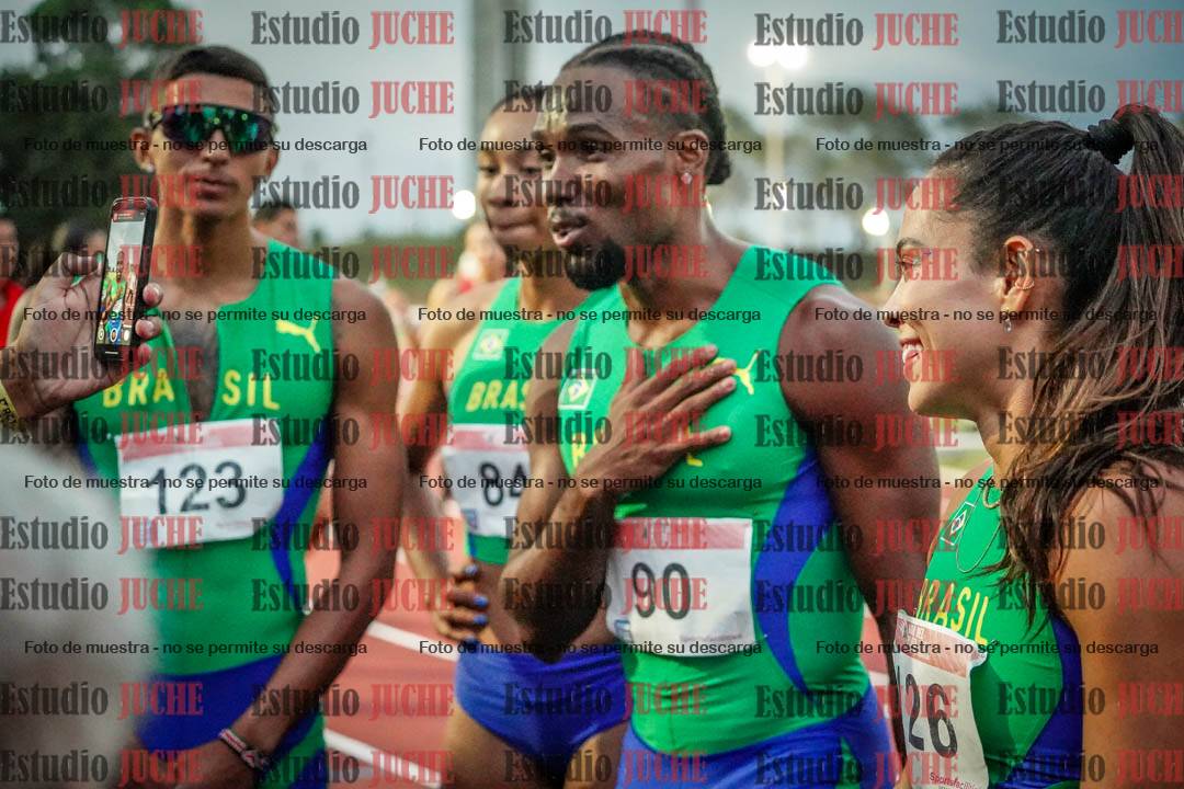Fotos de algunos extras y podios del día 1