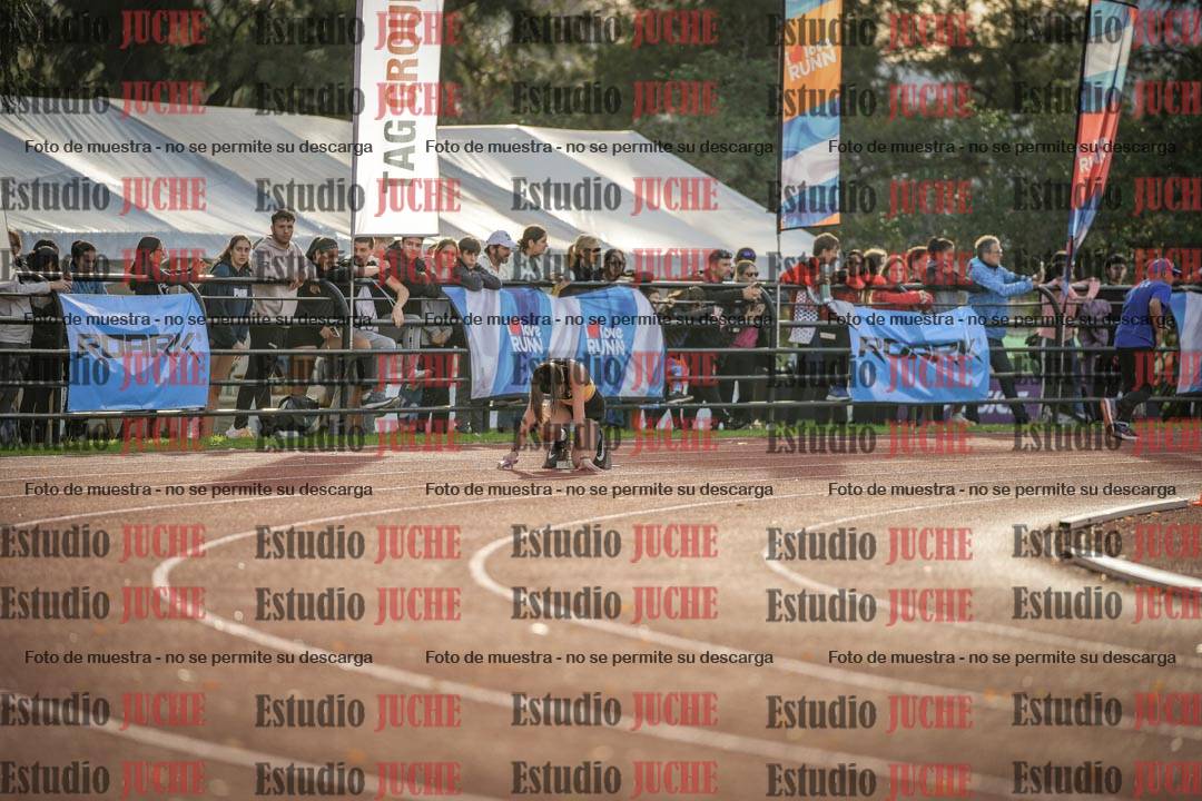 Fotos de las Postas 8x300 m mixta
