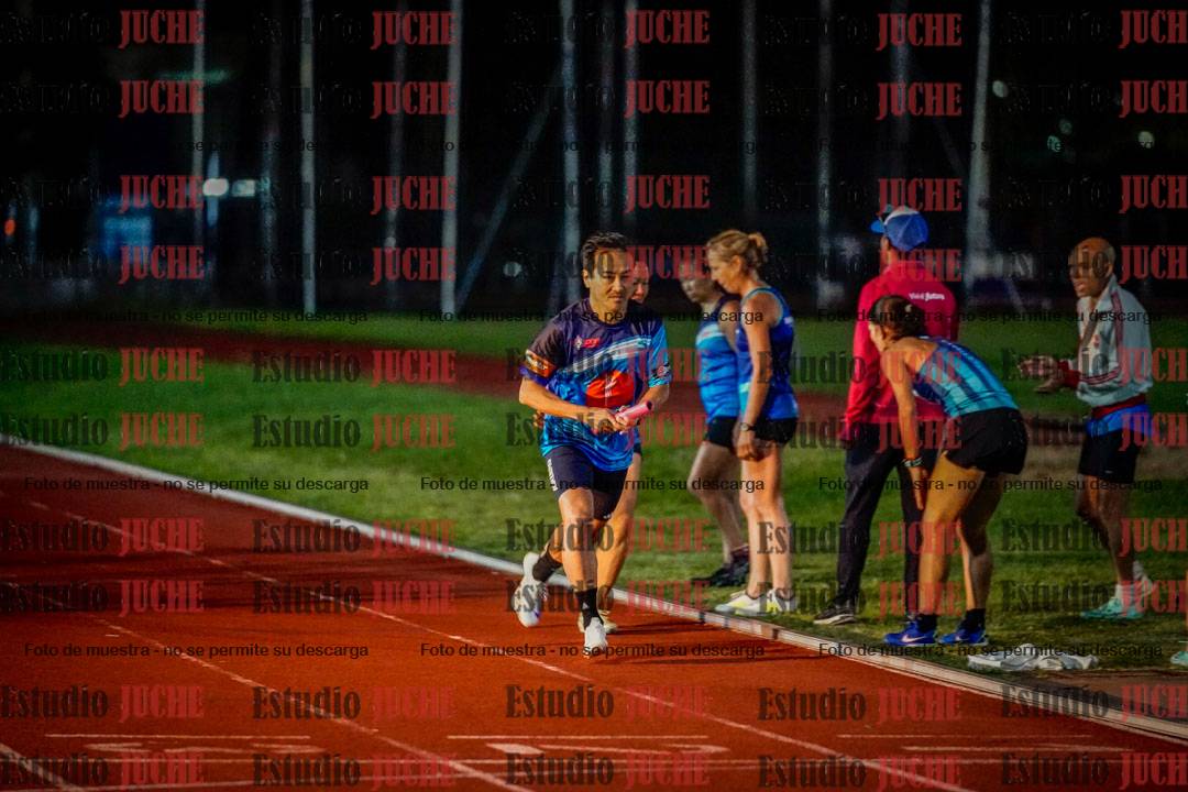 Fotos de las postas 4x400 m mixtas