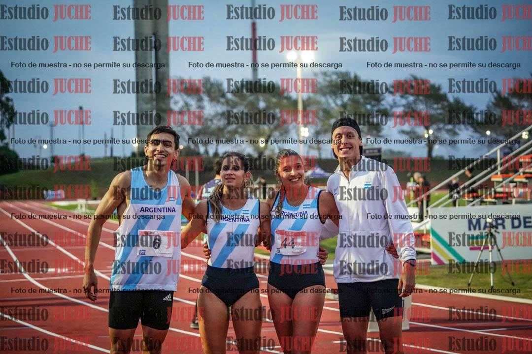 Fotos de algunos extras y podios del día 1