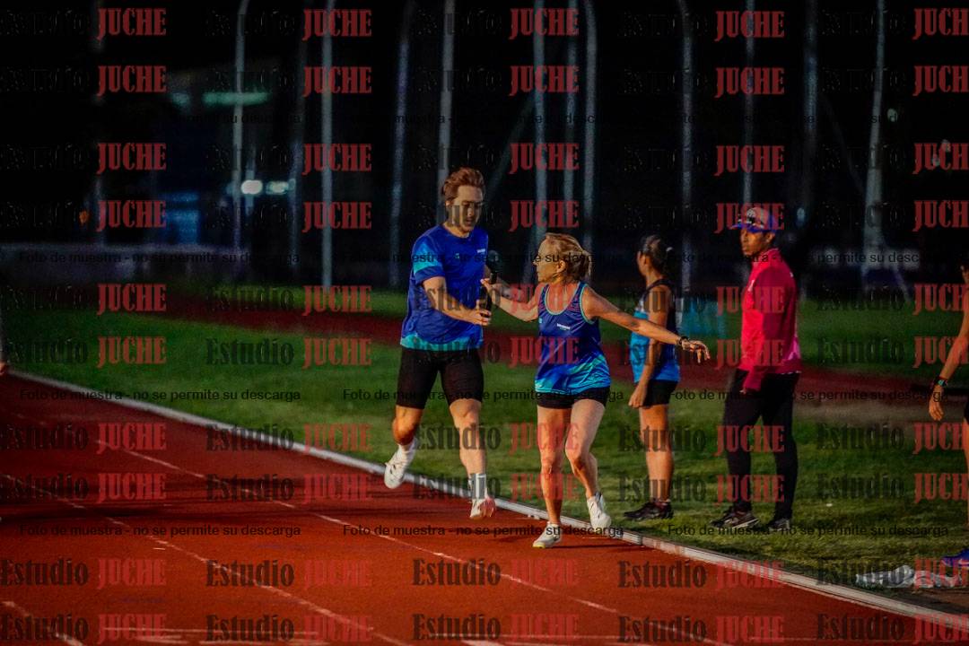 Fotos de las postas 4x400 m mixtas