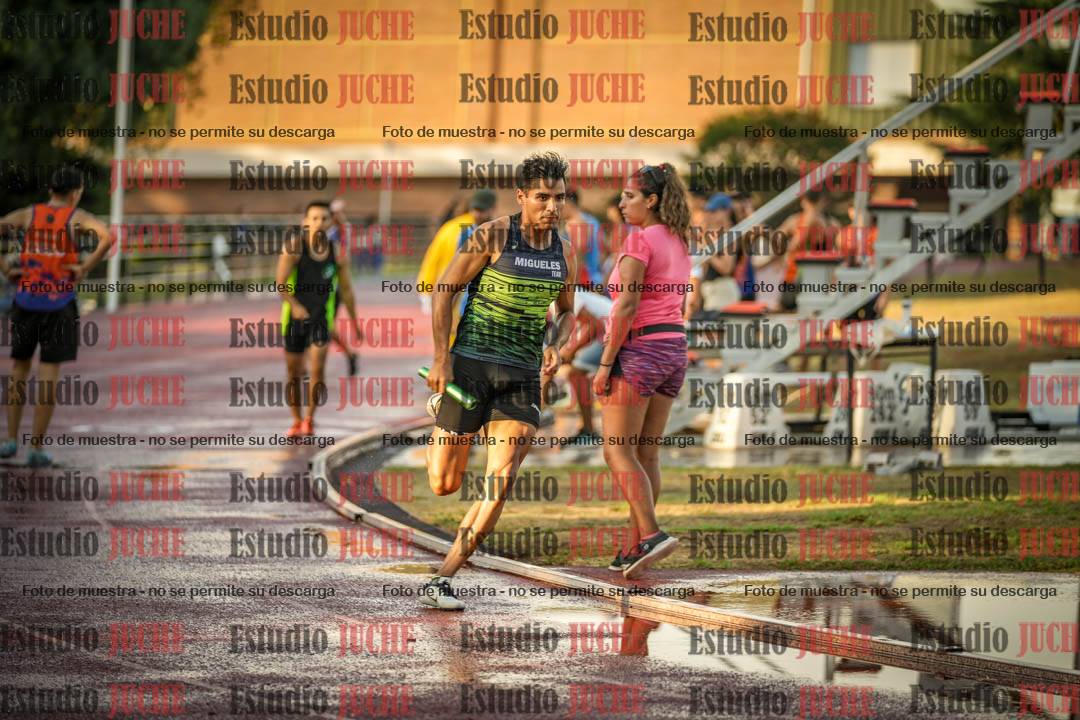 Fotos de las Postas 4x400 m de varones