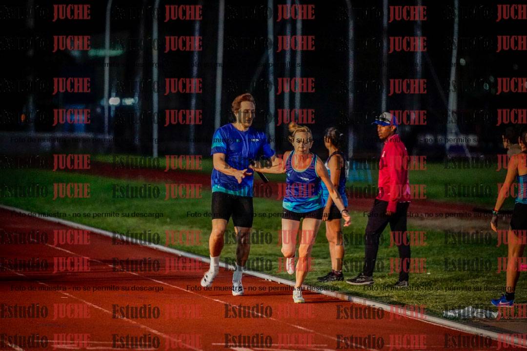 Fotos de las postas 4x400 m mixtas