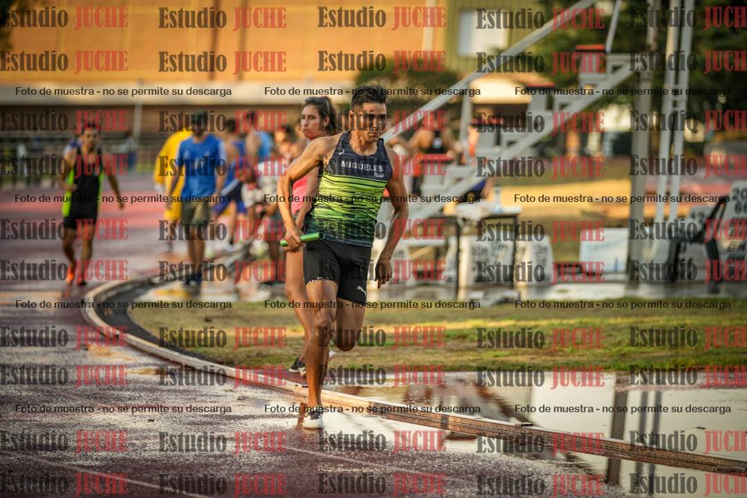 Fotos de las Postas 4x400 m de varones