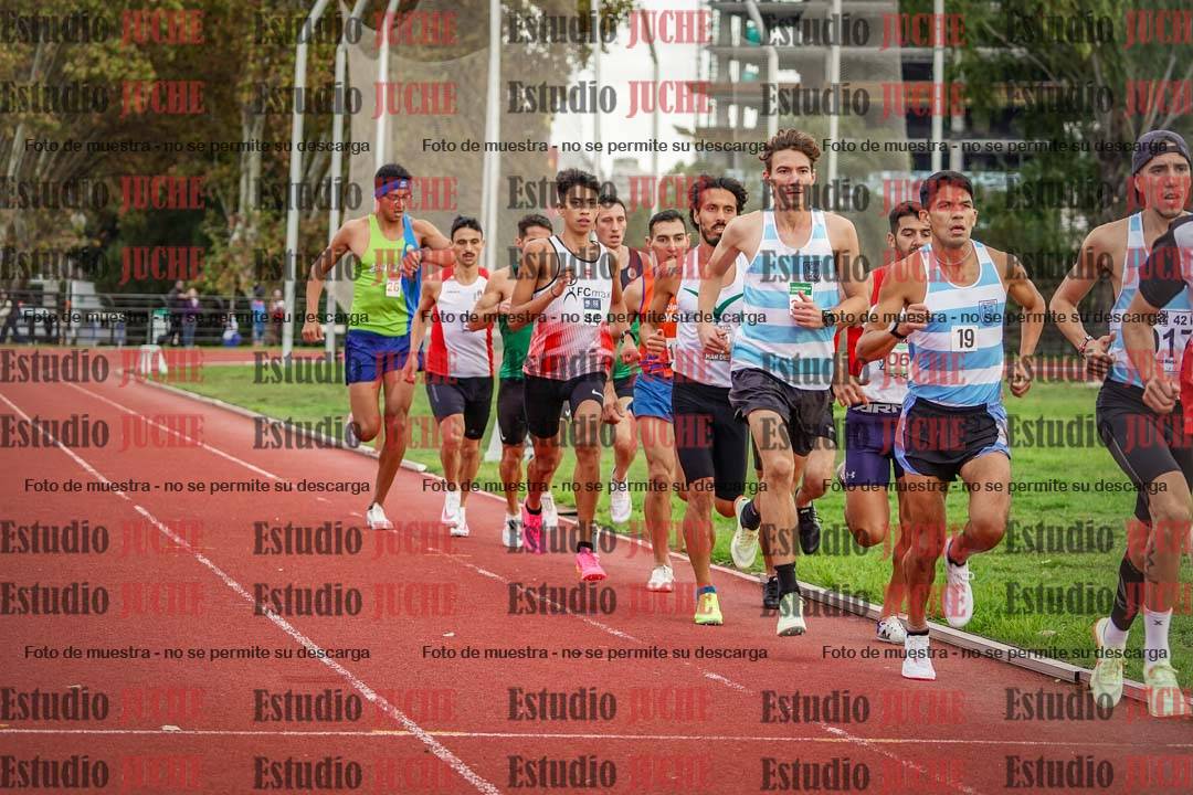 Fotos de los 3000 m llanos de varones