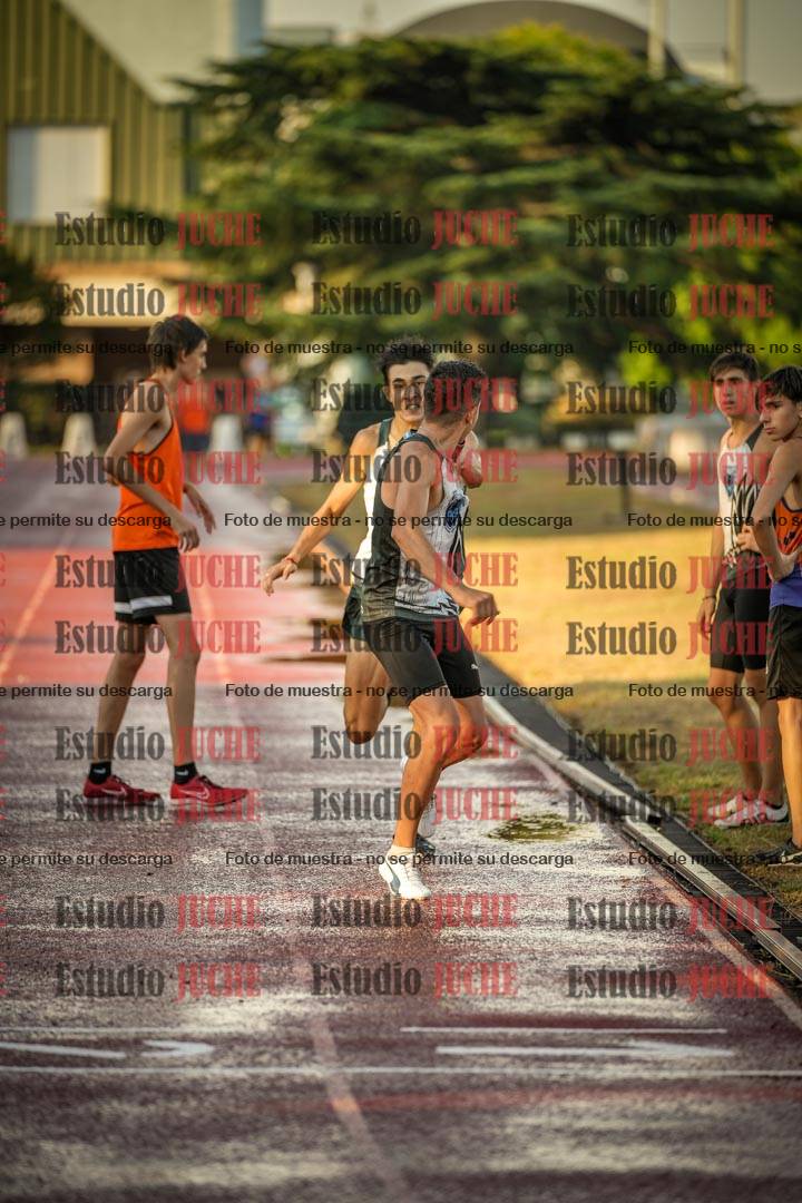 Fotos de las Postas 4x400 m de varones