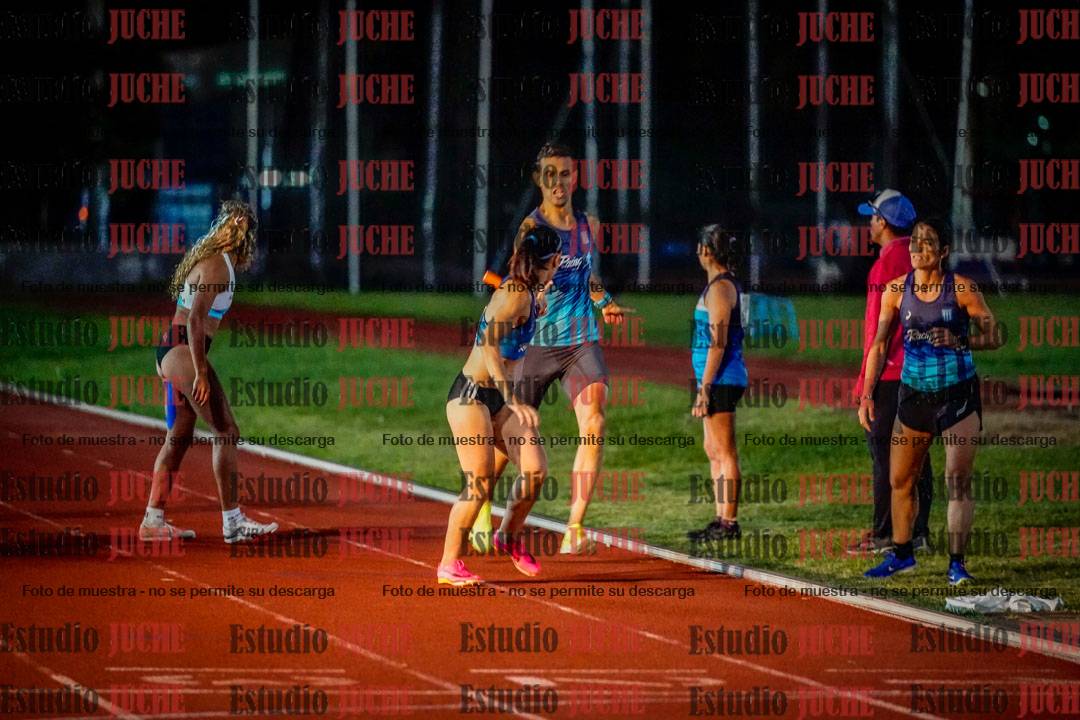 Fotos de las postas 4x400 m mixtas