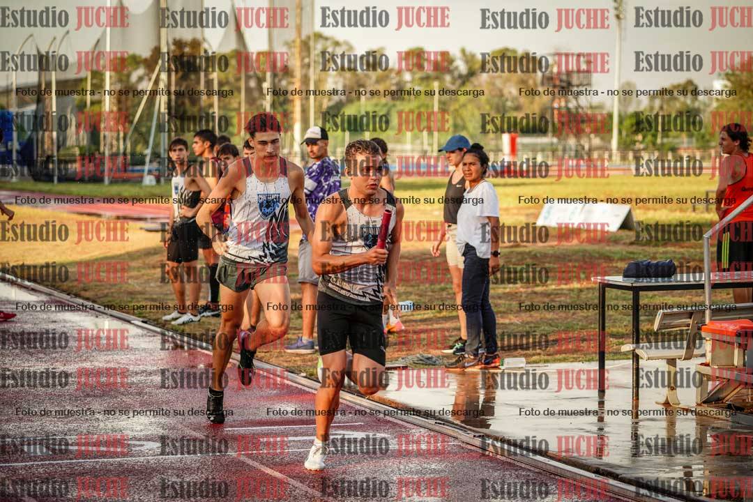 Fotos de las Postas 4x400 m de varones