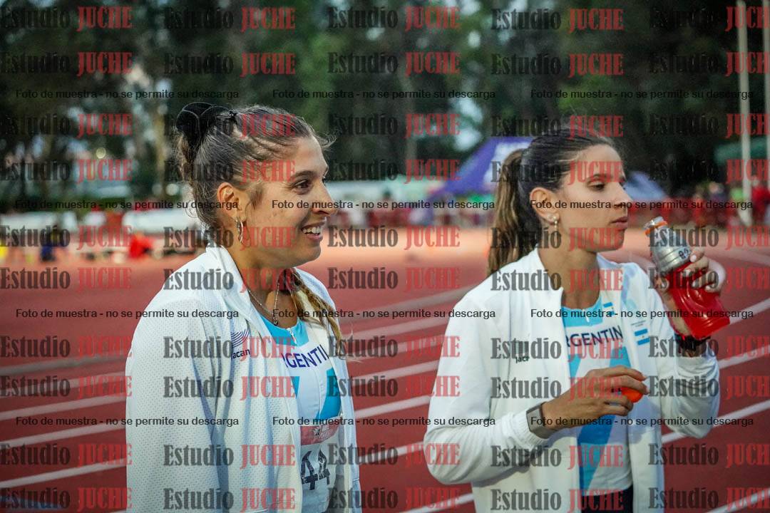 Fotos de algunos extras y podios del día 1