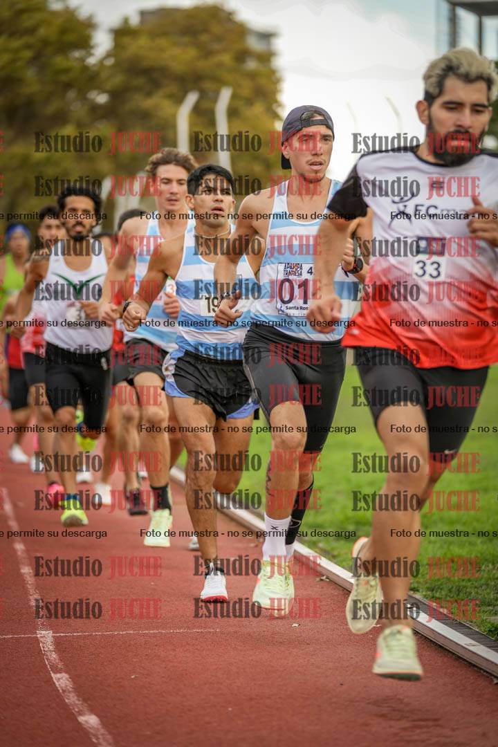 Fotos de los 3000 m llanos de varones