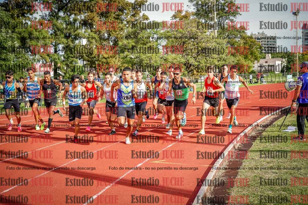 Fotos de los 3000 m llanos de varones