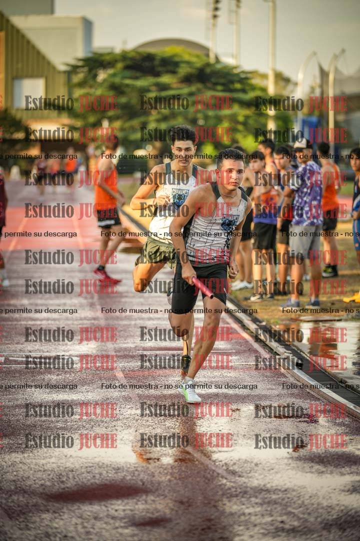 Fotos de las Postas 4x400 m de varones