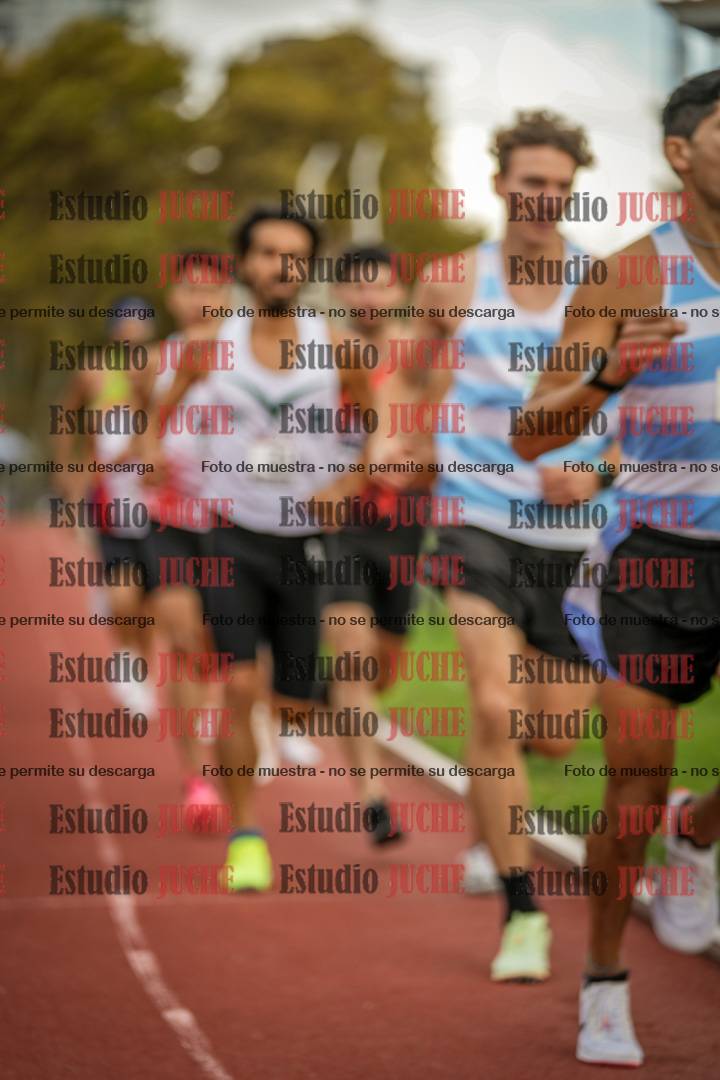 Fotos de los 3000 m llanos de varones