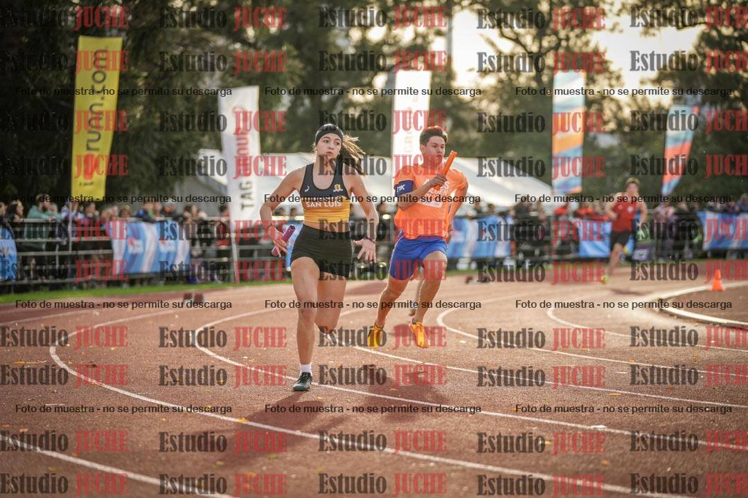 Fotos de las Postas 8x300 m mixta