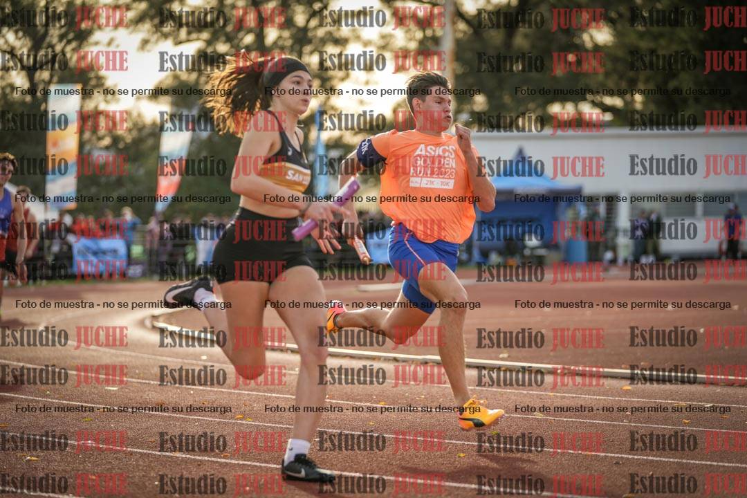 Fotos de las Postas 8x300 m mixta