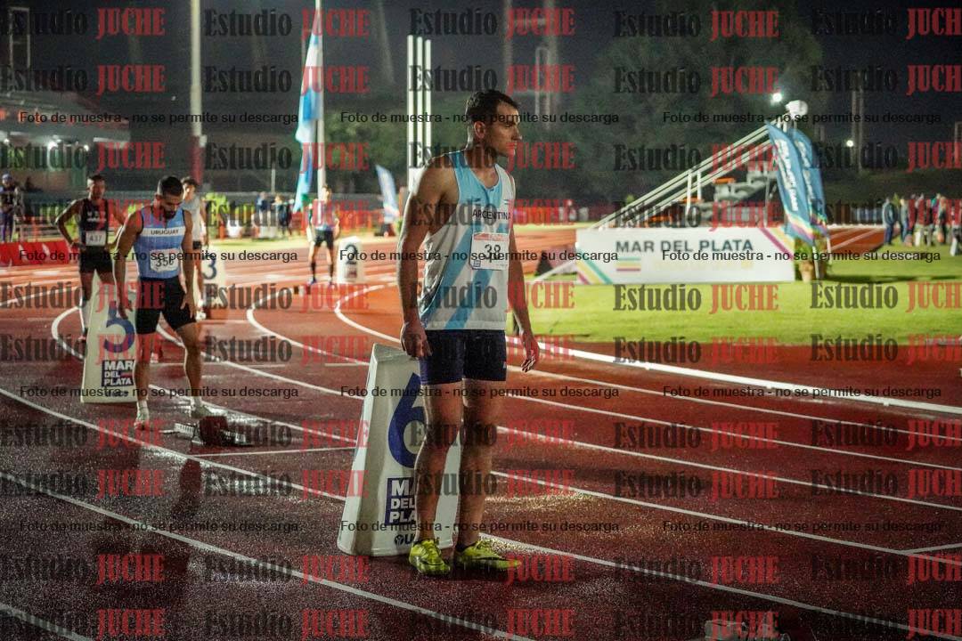 Fotos de los 400 m llanos de varones - deca 5 - serie 1