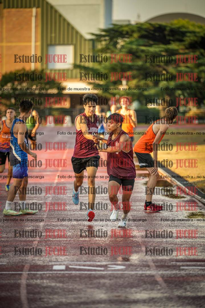 Fotos de las Postas 4x400 m de varones