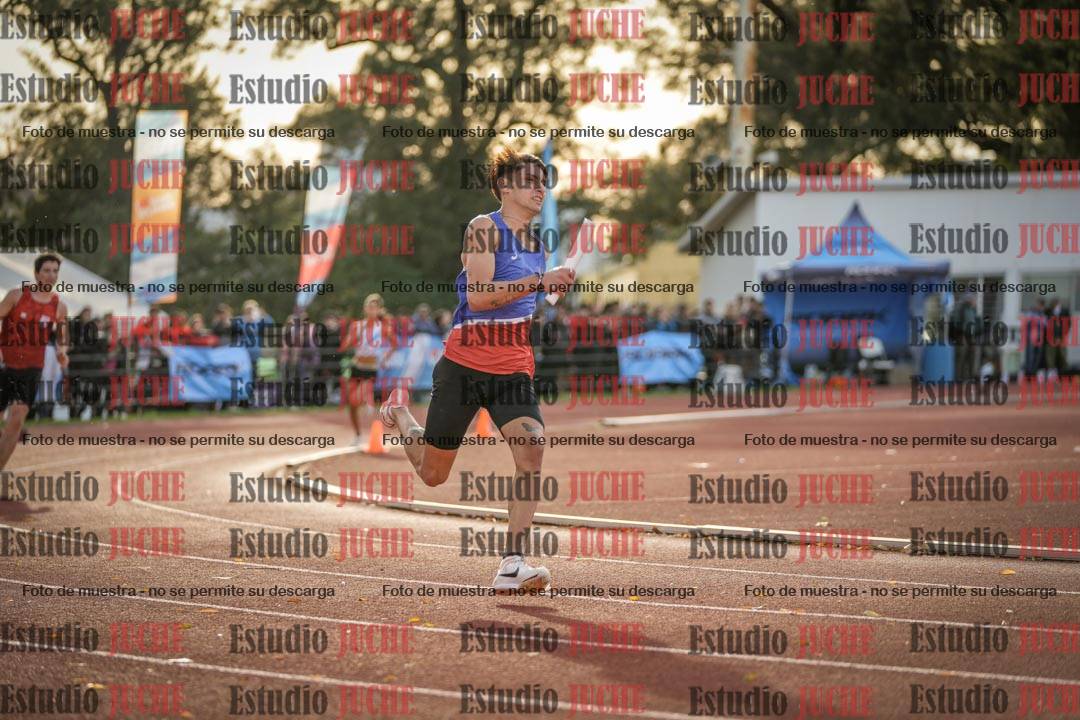 Fotos de las Postas 8x300 m mixta