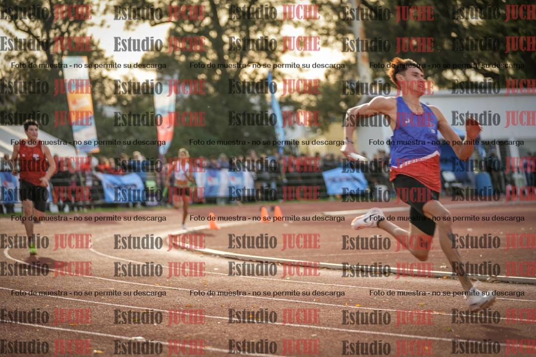 Fotos de las Postas 8x300 m mixta