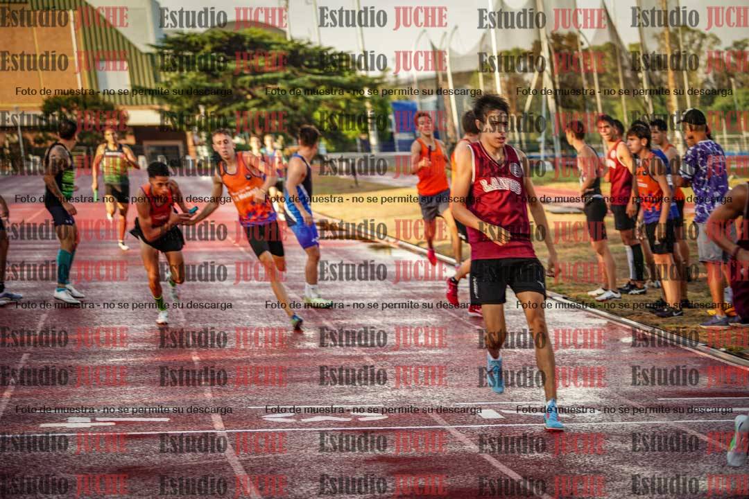 Fotos de las Postas 4x400 m de varones