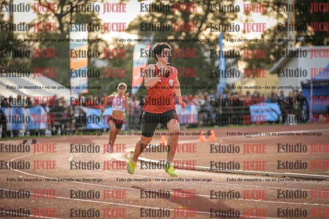 Fotos de las Postas 8x300 m mixta