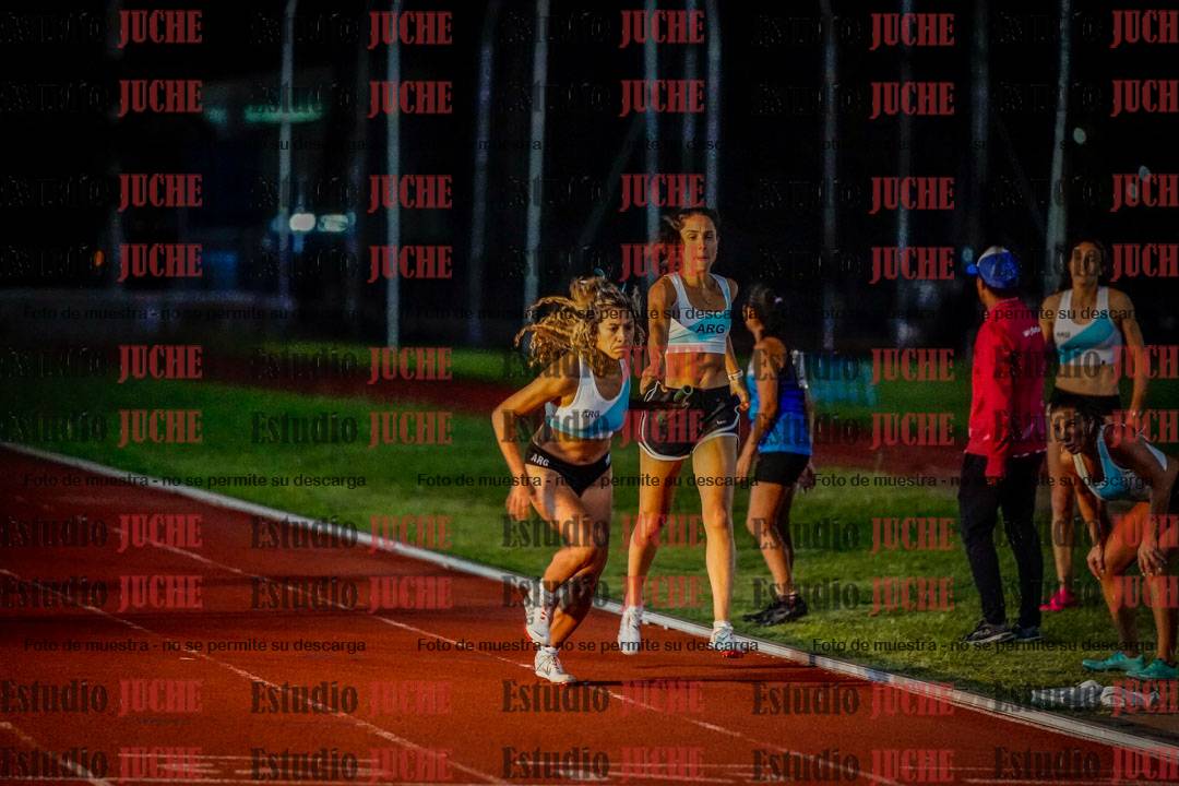 Fotos de las postas 4x400 m mixtas