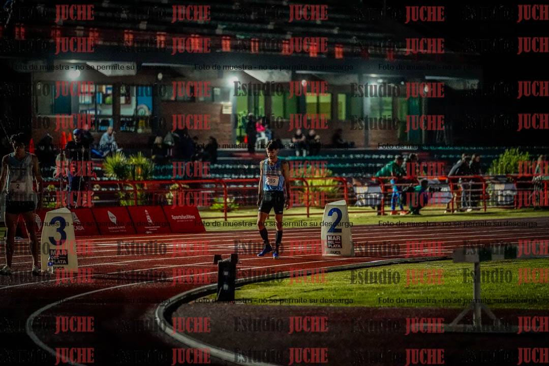 Fotos de los 400 m llanos de varones - deca 5 - serie 1
