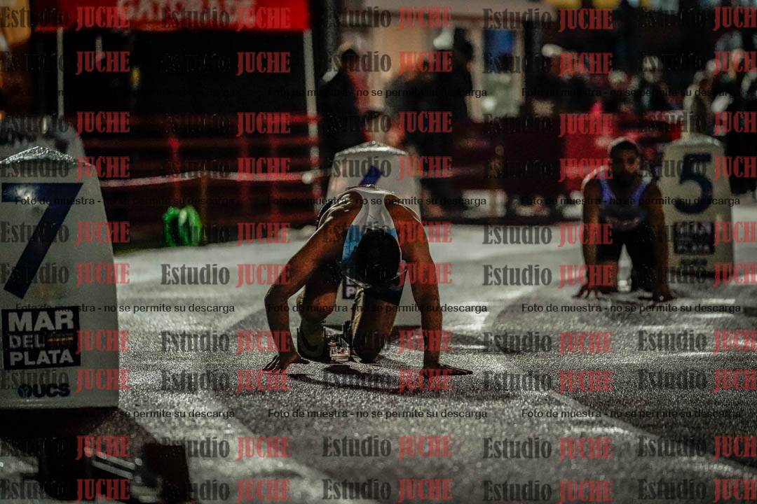 Fotos de los 400 m llanos de varones - deca 5 - serie 1