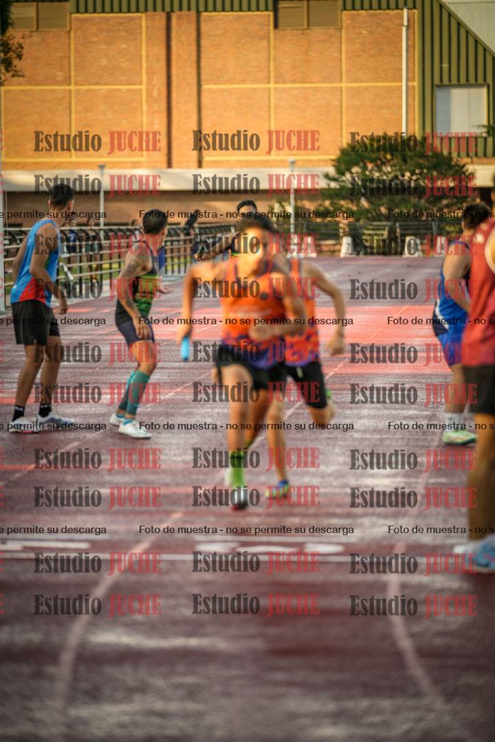 Fotos de las Postas 4x400 m de varones