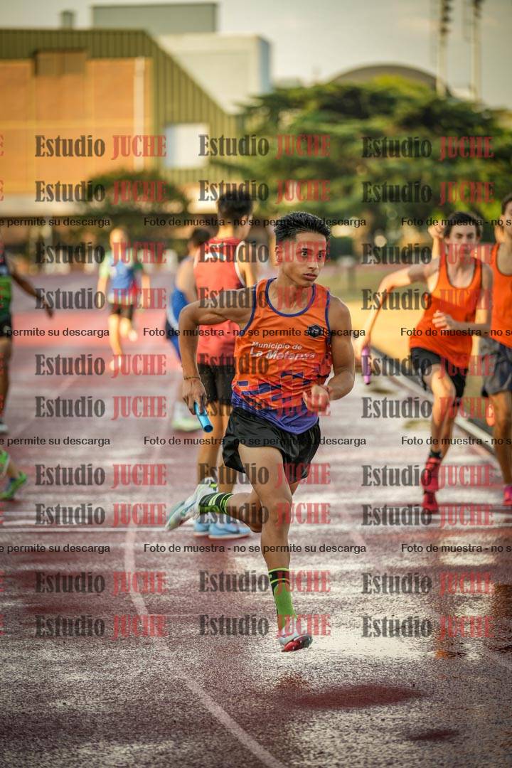 Fotos de las Postas 4x400 m de varones